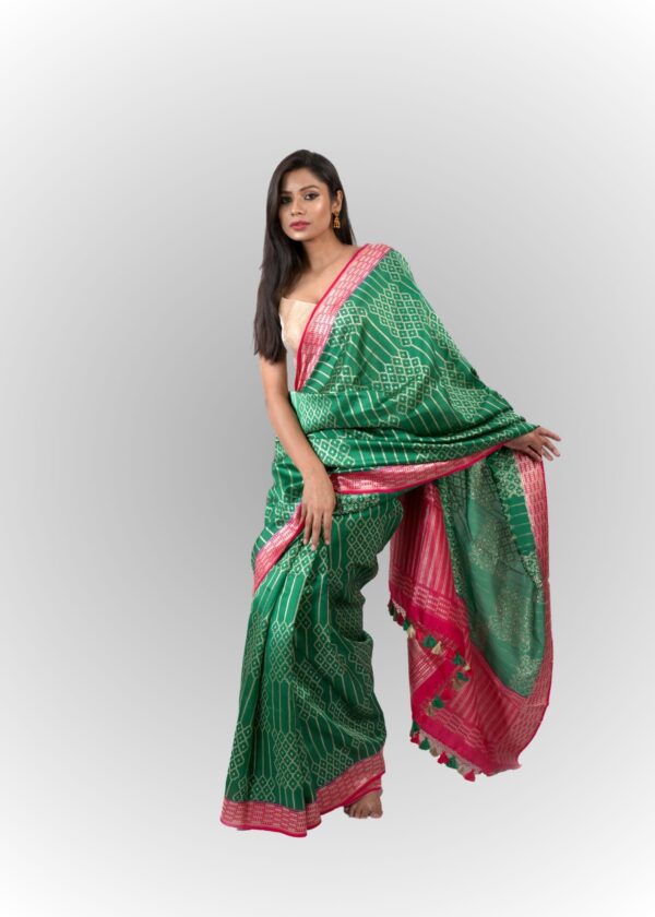 Green & Red Chiniya silk Contemporary Banarasi Saree