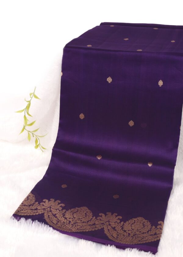 Pure Kora Silk Elegant Purple Kadhua Border Booti Gold Zari