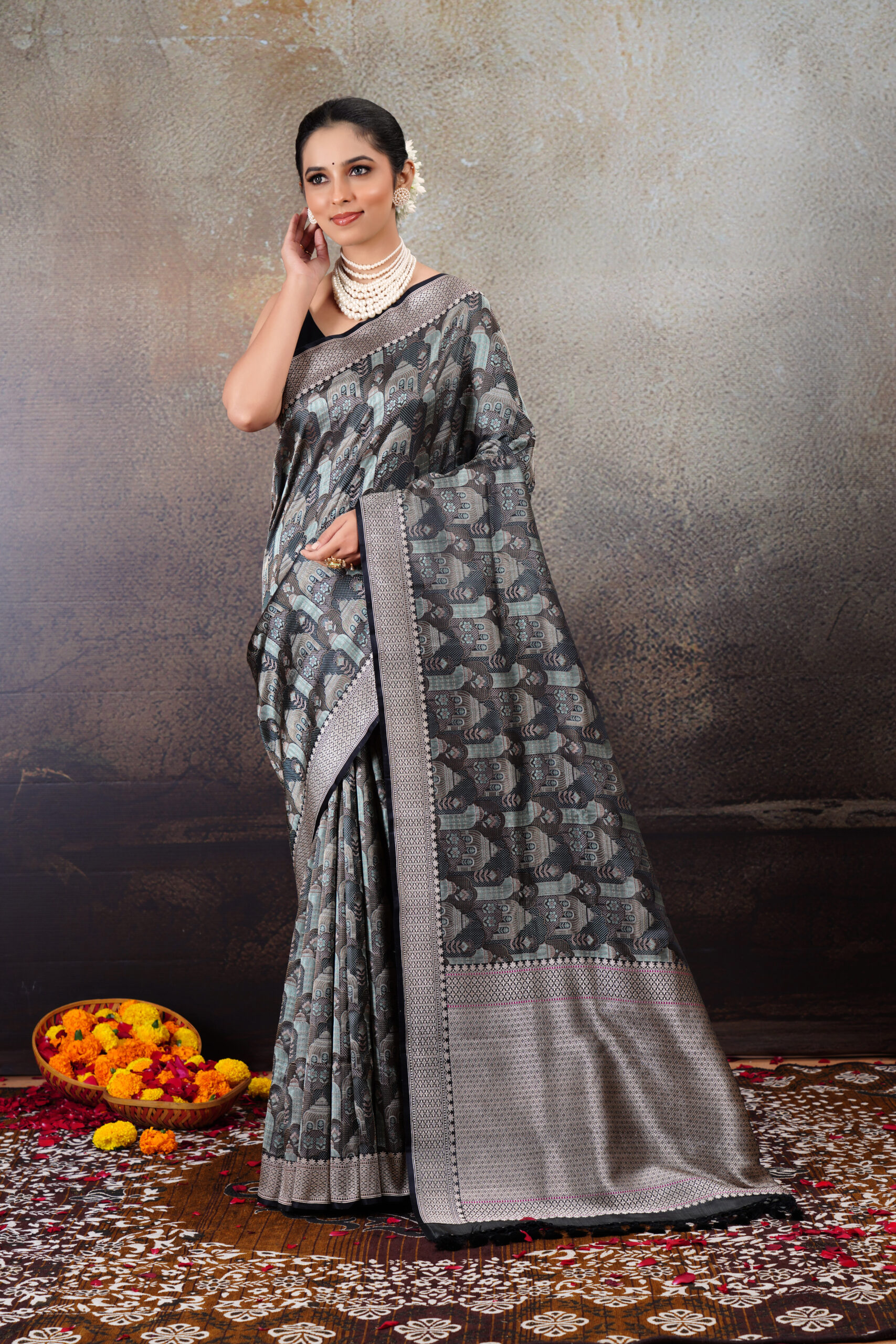 Pure Katan Silk Banarasi Saree in Black with Pastel Green & Dull Gold, Tanchoi Weave - Image 4