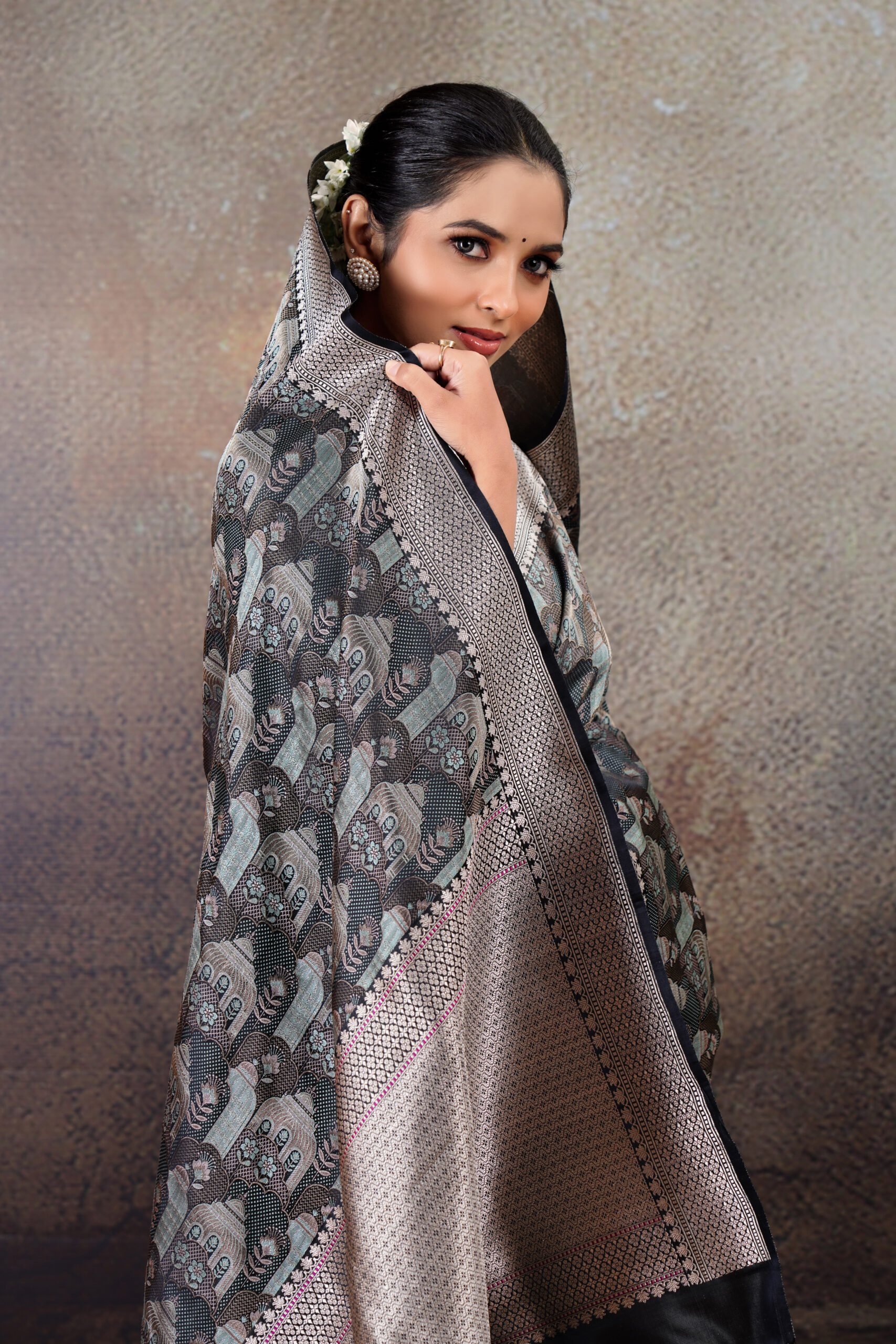 Pure Katan Silk Banarasi Saree in Black with Pastel Green & Dull Gold, Tanchoi Weave - Image 2