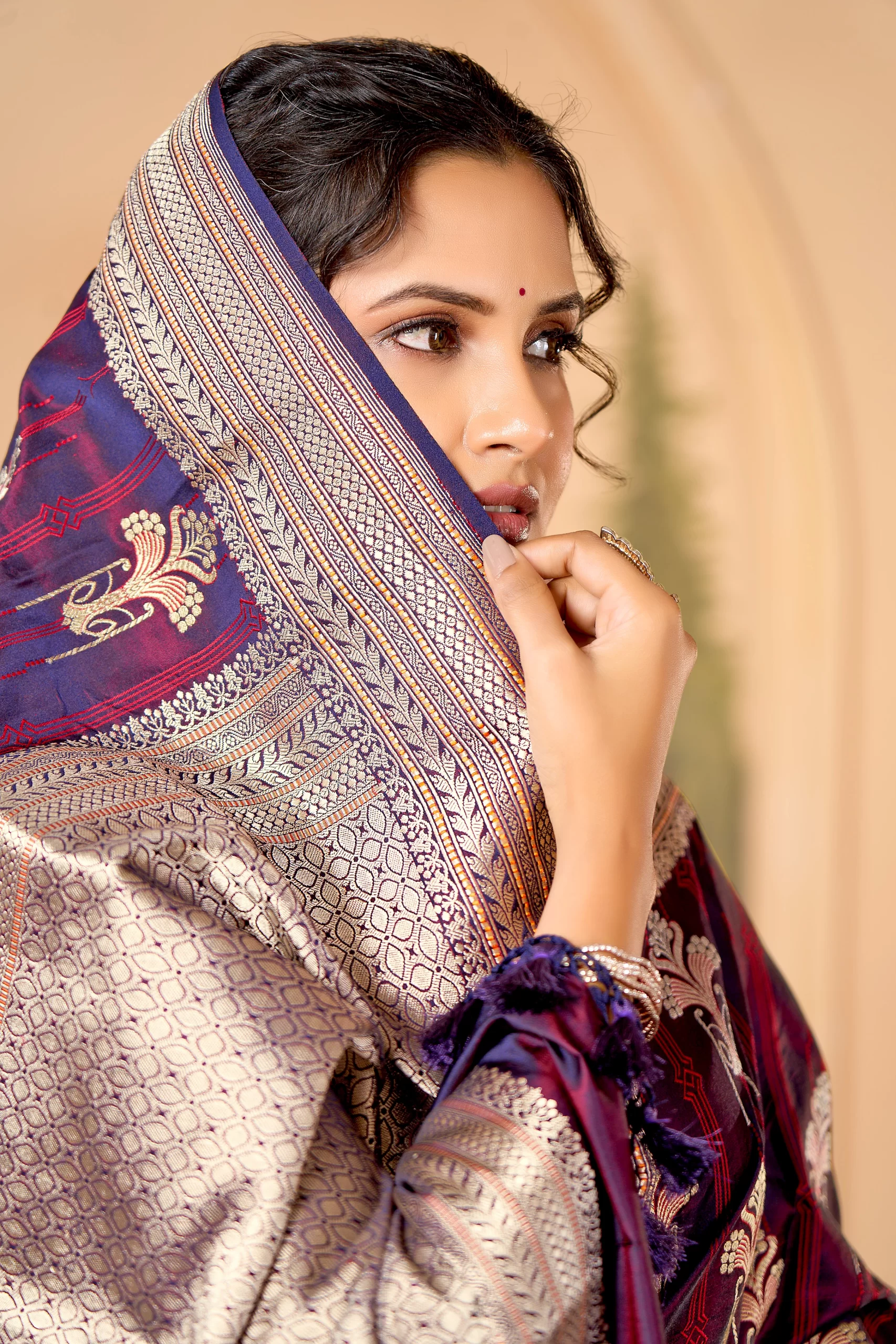 Banarasi Tanchoi Katan Silk Saree - Image 3