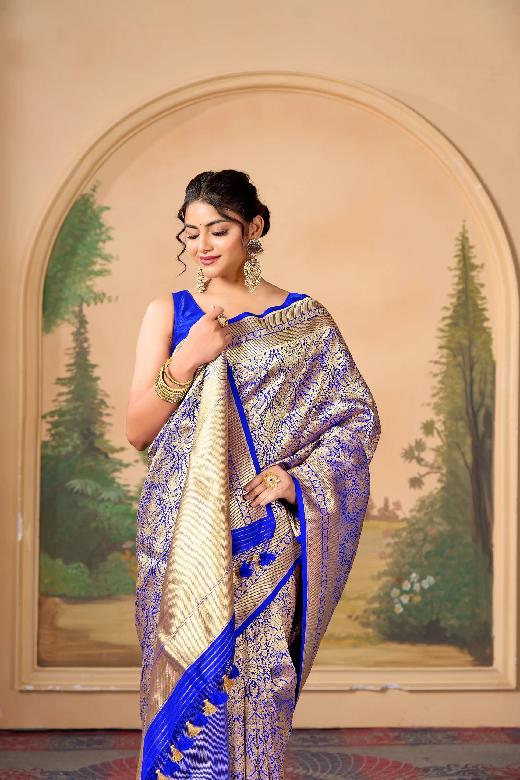 premium Kinkhab Katan Silk Banarasi Saree - Image 2